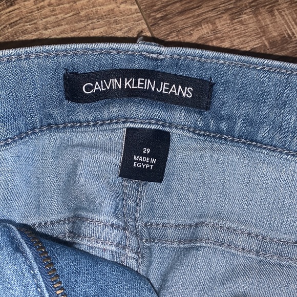 calvin klein mid rise jean shorts - Picture 4 of 6